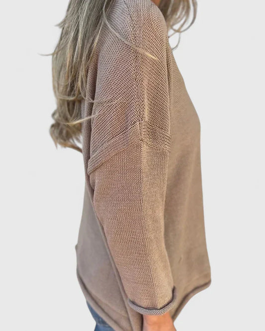 Andreina | Errand-Day V-Neck Lightweight Drape Top
