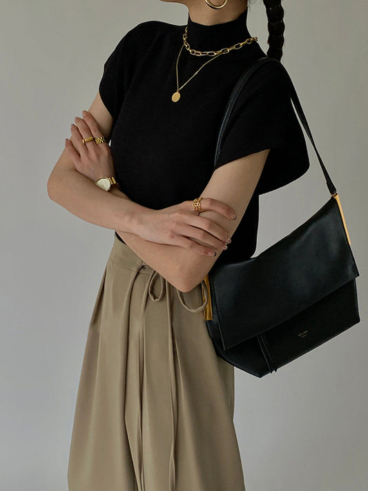 Argora | Airy Sleek Mock-Neck Ease Top