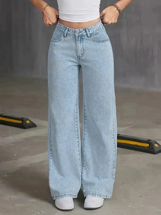 Alessina | Wardrobe-Staple Light Wash Silhouette Jeans