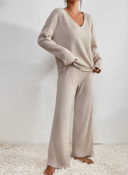 Nikolina | Weekend Knit V-Neck Comfort Set