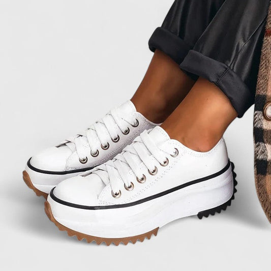Della | On-the-Go Lightweight Rounded-Toe Comfort Sneaker