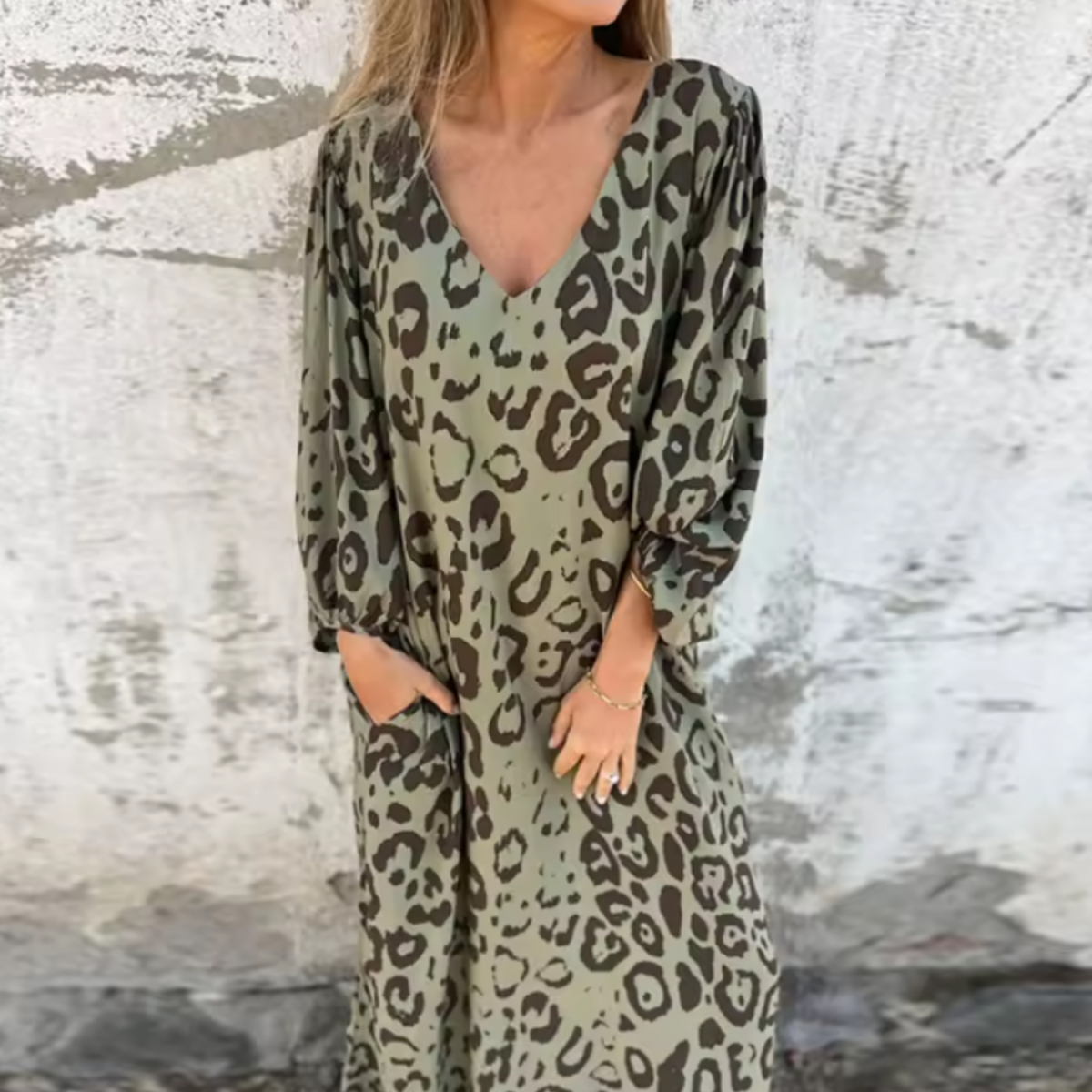 Felicita | Warm-Weather Breathable V-Neck Sensibility Dress
