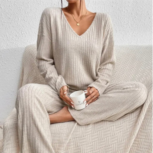 Nikolina | Weekend Knit V-Neck Comfort Set