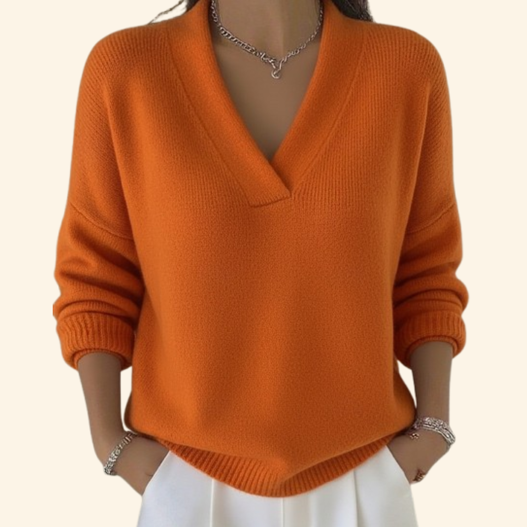 Delphine | Weekend V-neck lightweight Finish Blouse