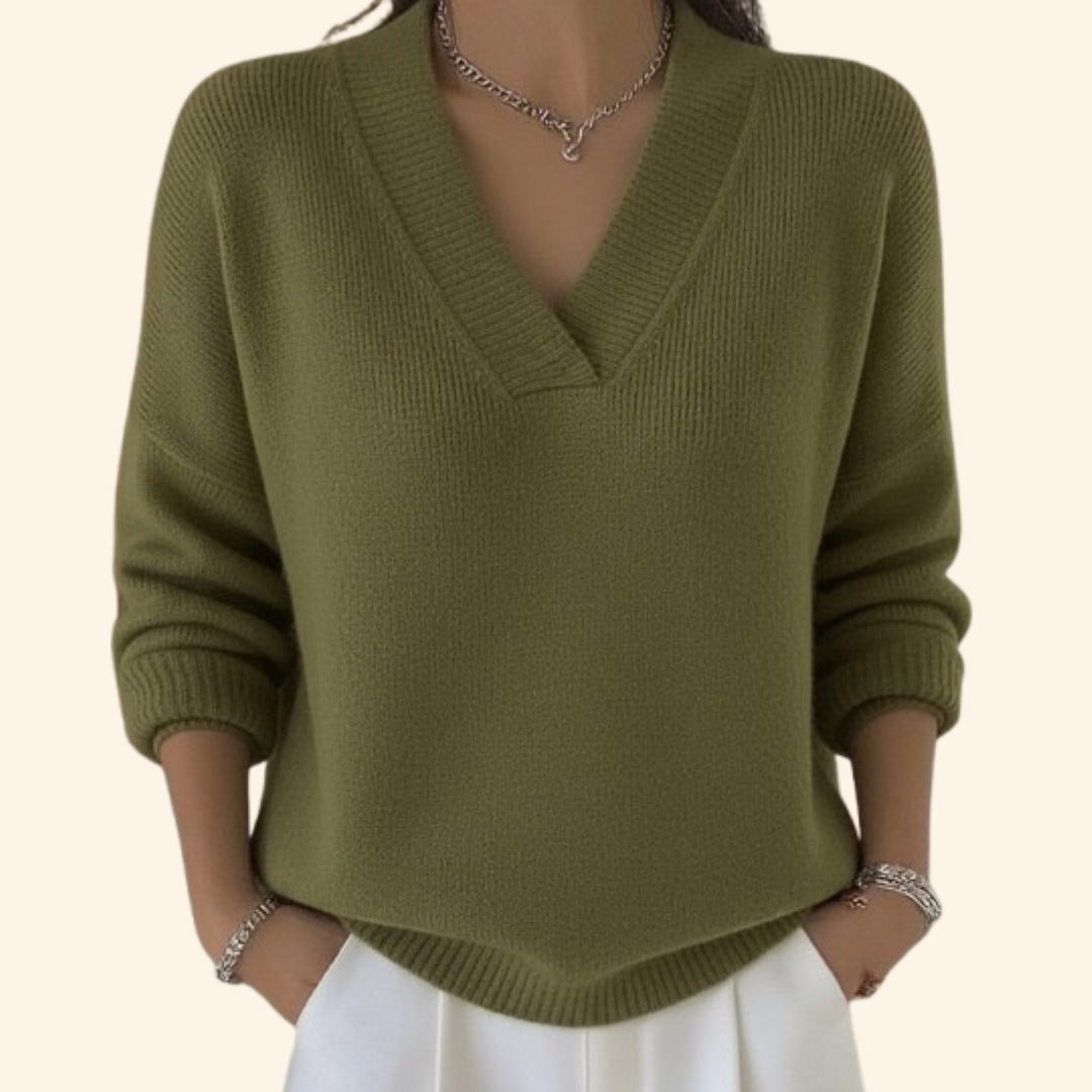 Delphine | Weekend V-neck lightweight Finish Blouse