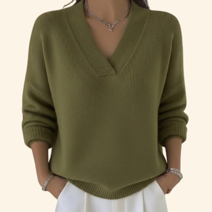 Delphine | Weekend V-neck lightweight Finish Blouse