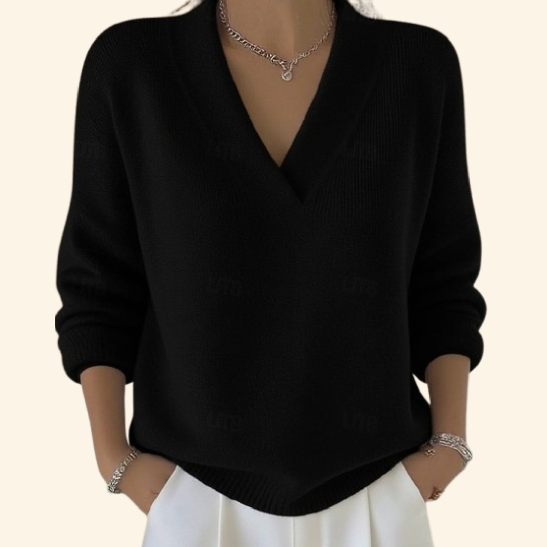 Delphine | Weekend V-neck lightweight Finish Blouse