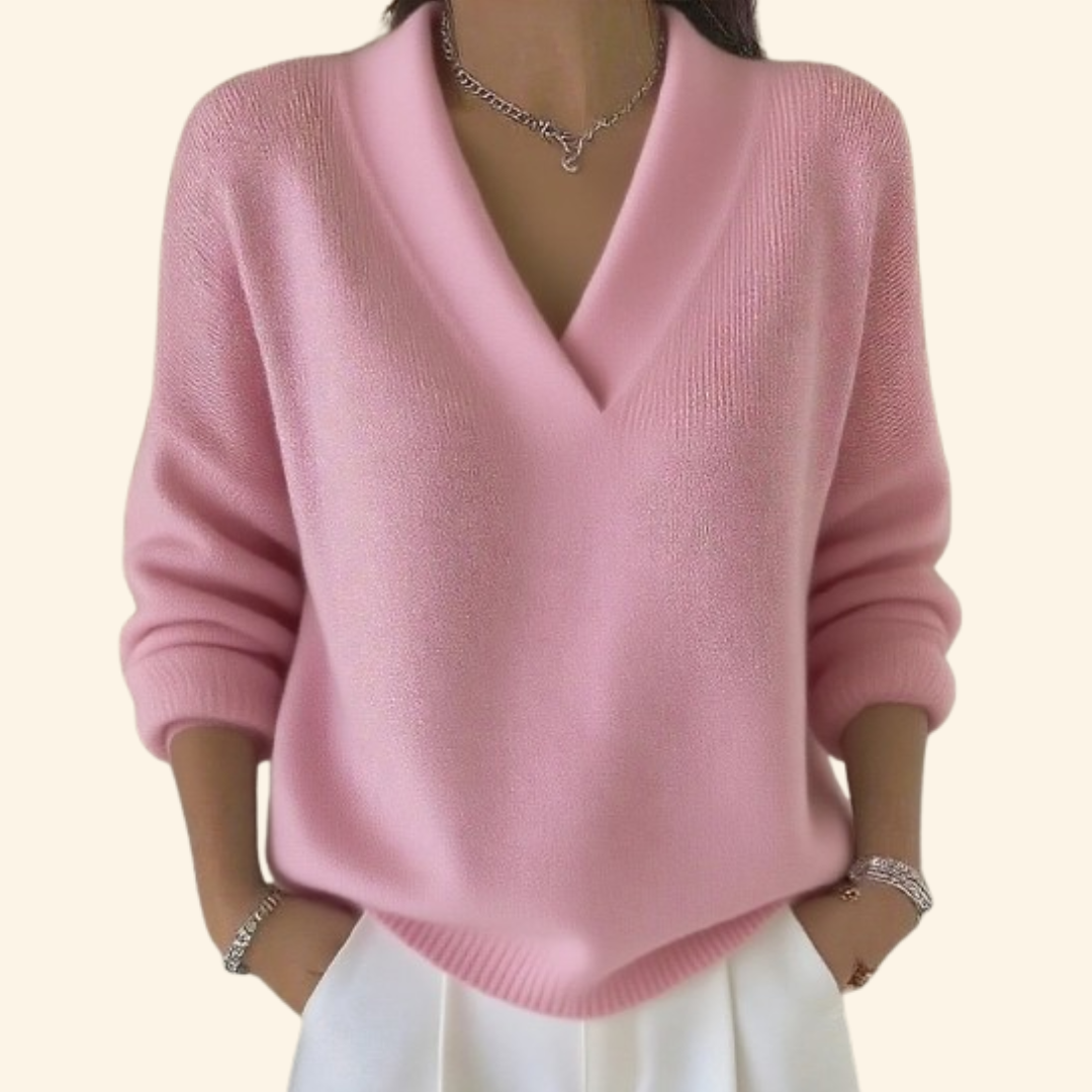 Delphine | Weekend V-neck lightweight Finish Blouse