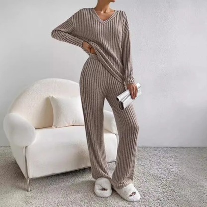 Nikolina | Weekend Knit V-Neck Comfort Set