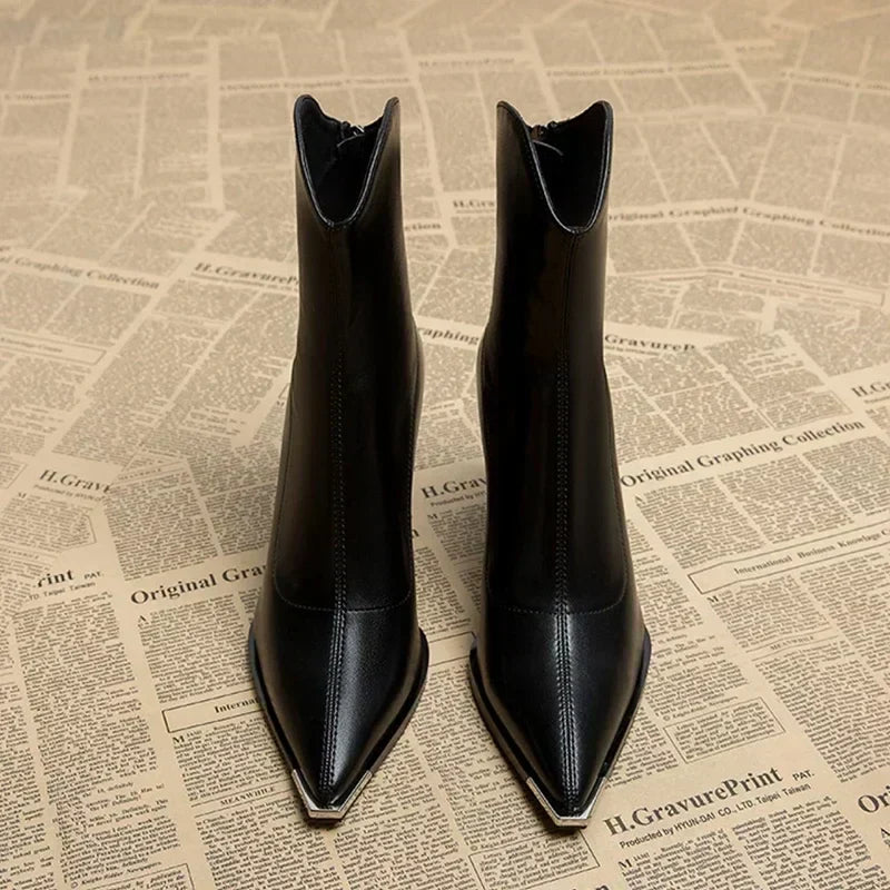 Trinidad | City Pointed-Toe Supportive Support Boot