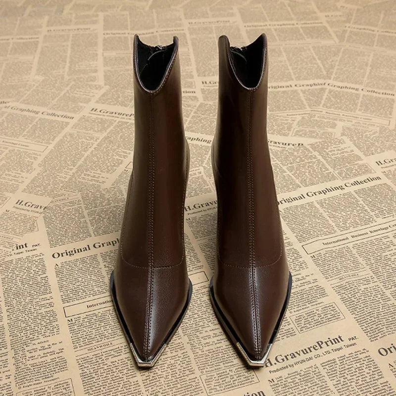 Trinidad | City Pointed-Toe Supportive Support Boot