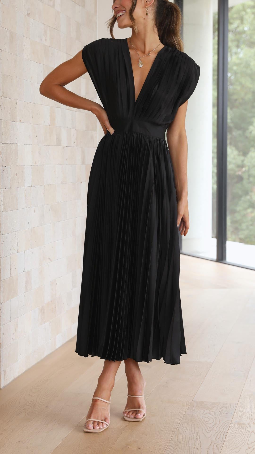 Presley | Weekend Pleated High-Waist Finish Dress