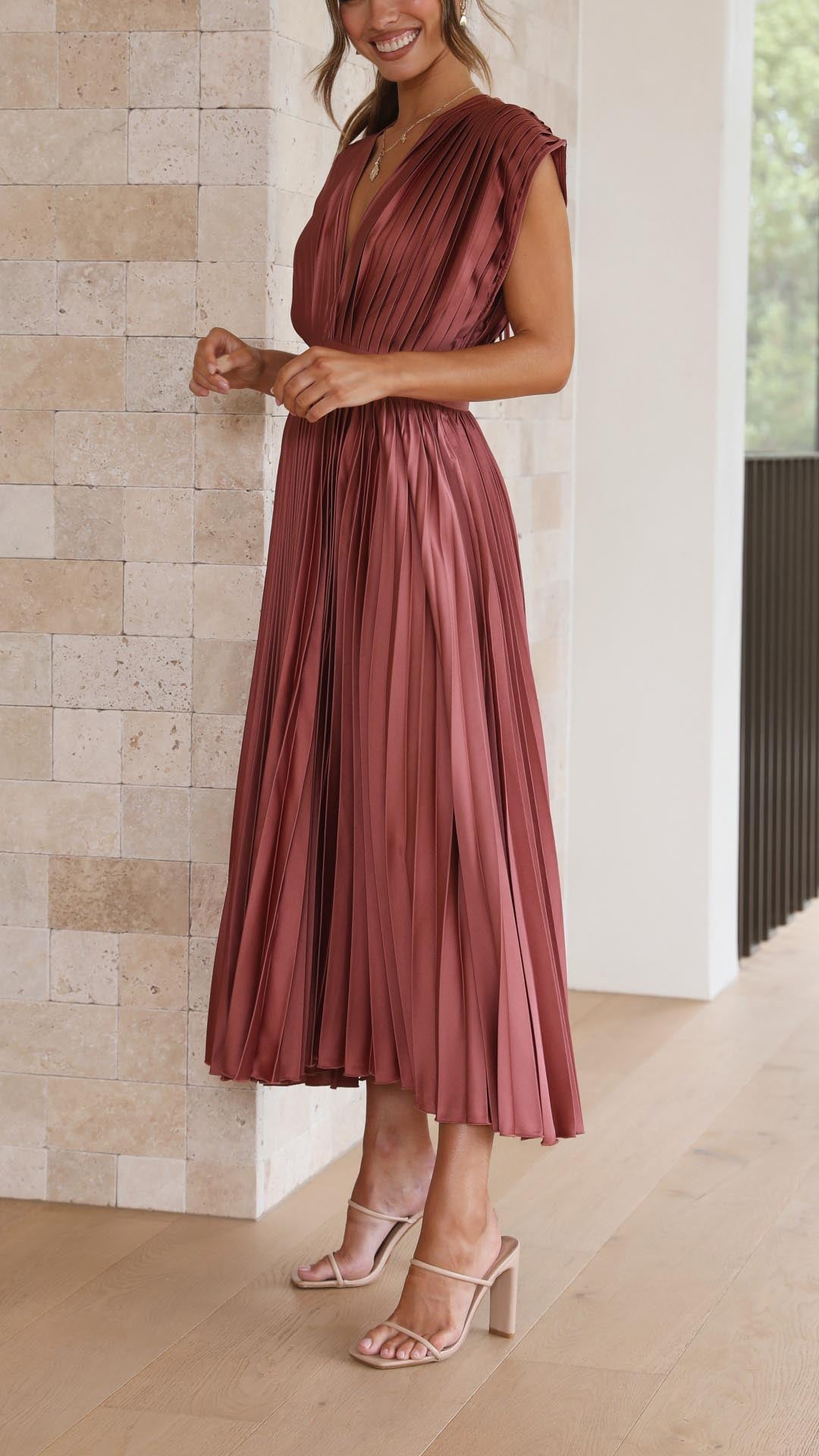 Presley | Weekend Pleated High-Waist Finish Dress