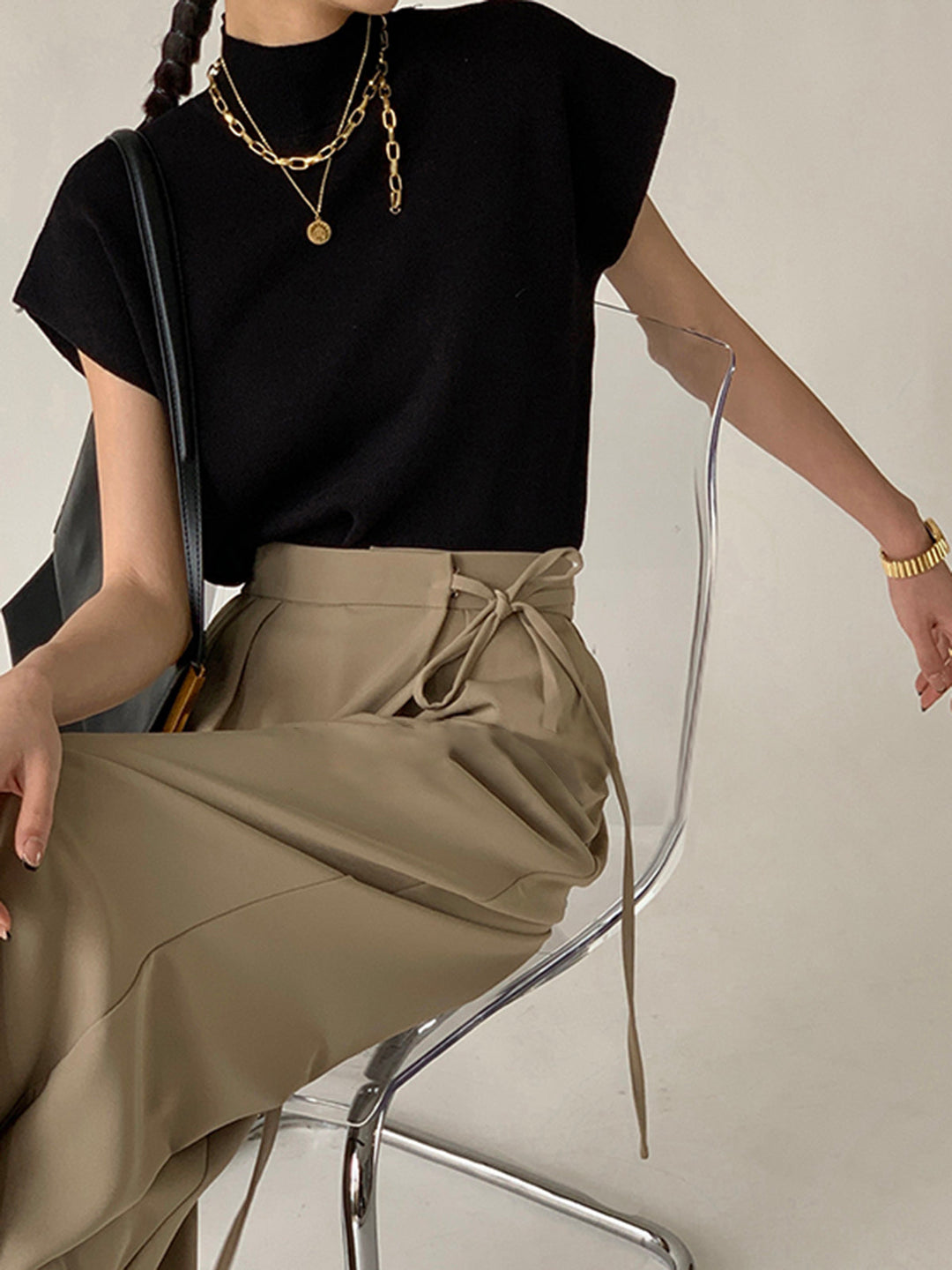 Argora | Airy Sleek Mock-Neck Ease Top