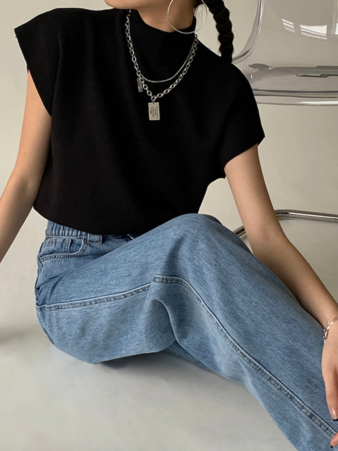 Argora | Airy Sleek Mock-Neck Ease Top