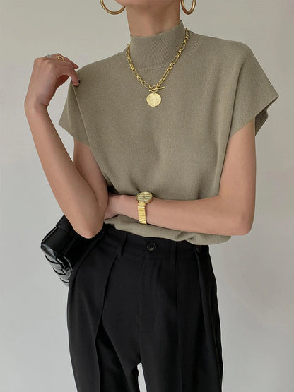 Argora | Airy Sleek Mock-Neck Ease Top