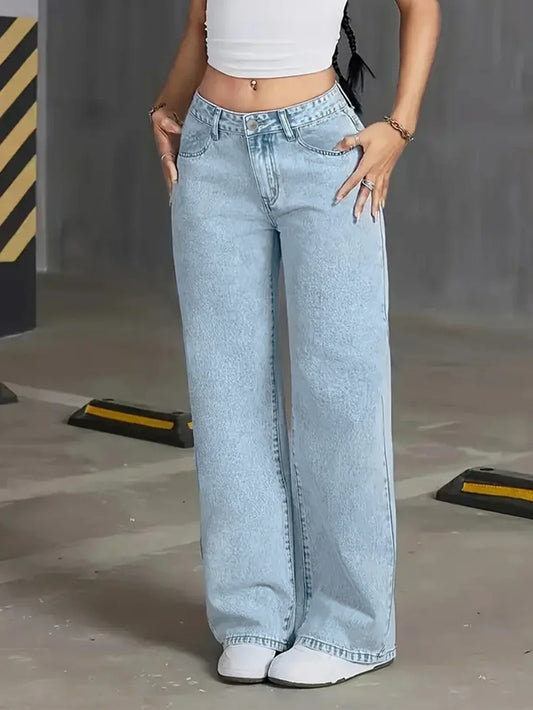 Alessina | Wardrobe-Staple Light Wash Silhouette Jeans